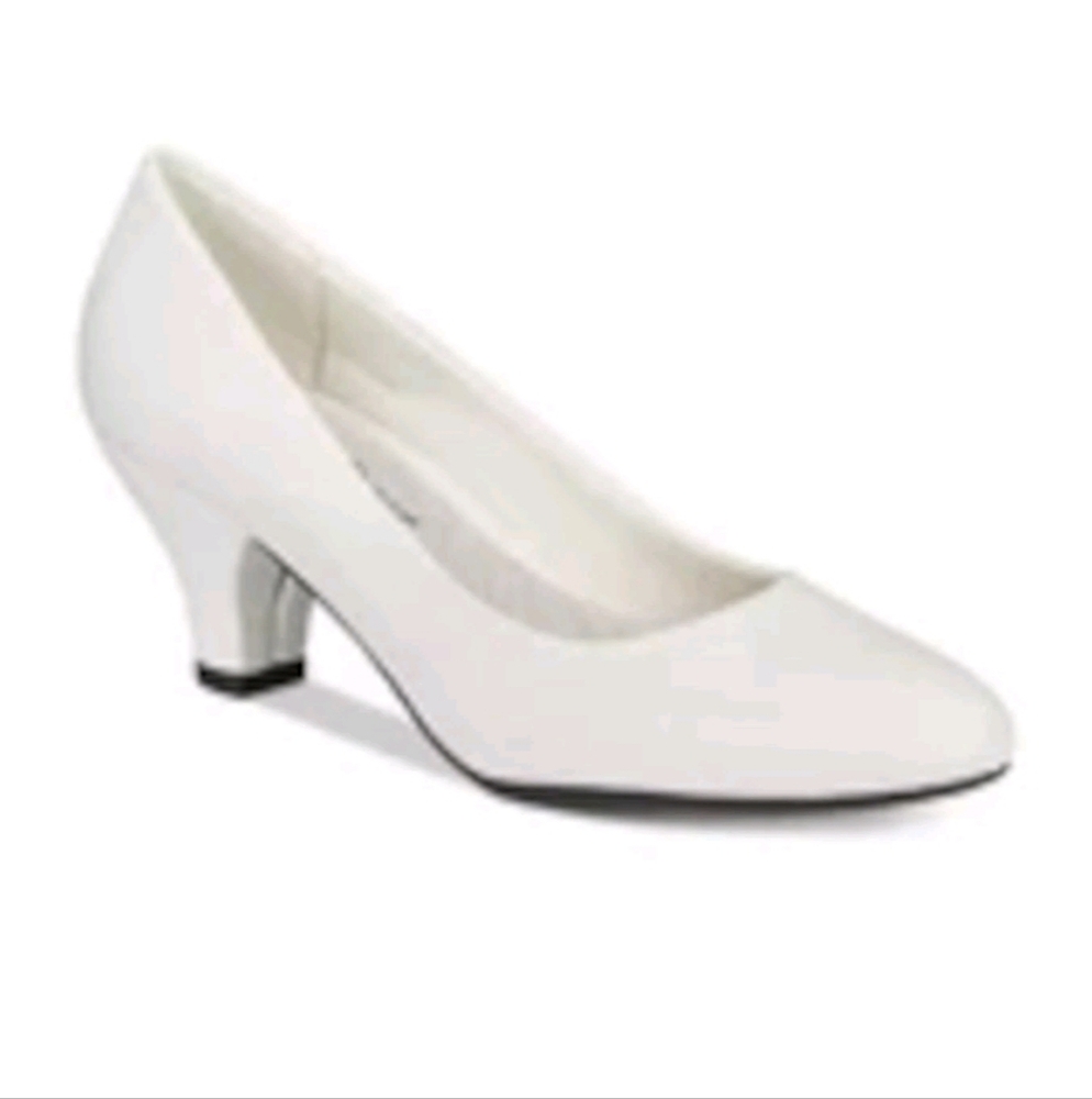 EASY STREET Fabulous Womens White Round Toe Block Heel Slip On Pumps Shoes 9 W